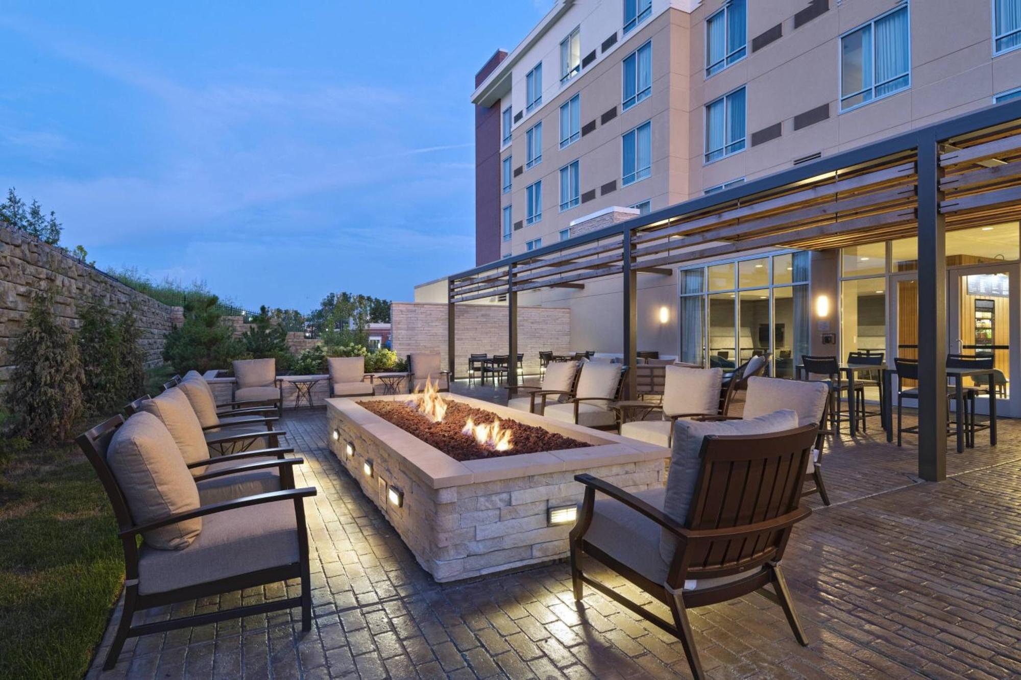 Courtyard St. Louis Brentwood Otel Richmond Heights Dış mekan fotoğraf